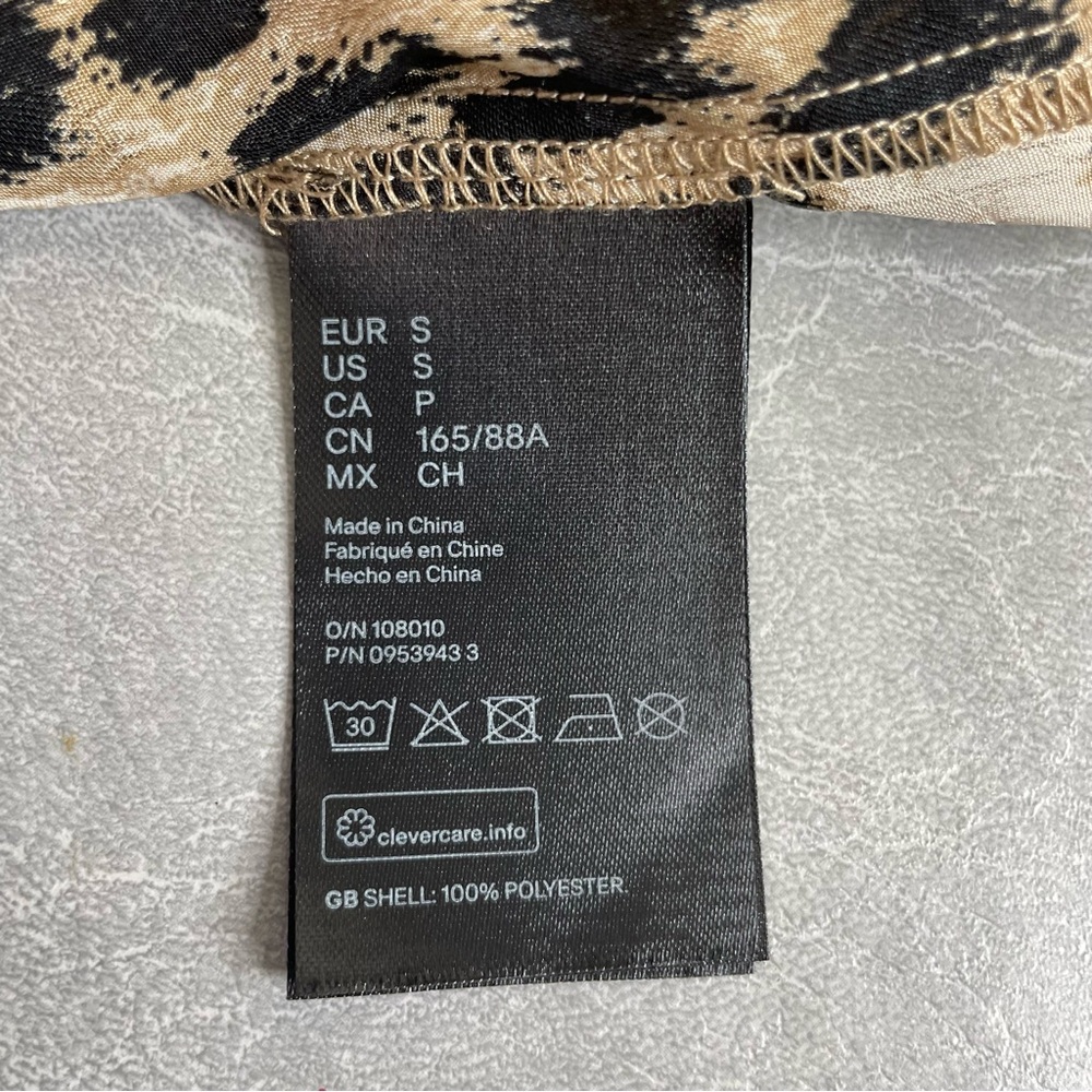 H&M Animal Print Long Sleeve Silky Wrap Dress - Picture 4 of 7